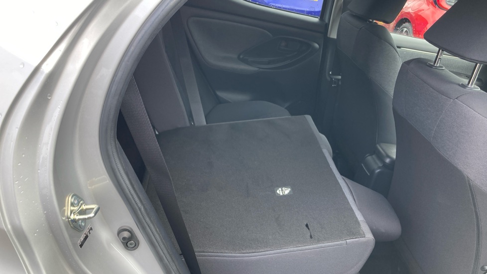 Toyota Yaris 1.5 Hybrid Design 5dr CVT Hybrid Hatchback - Image 18