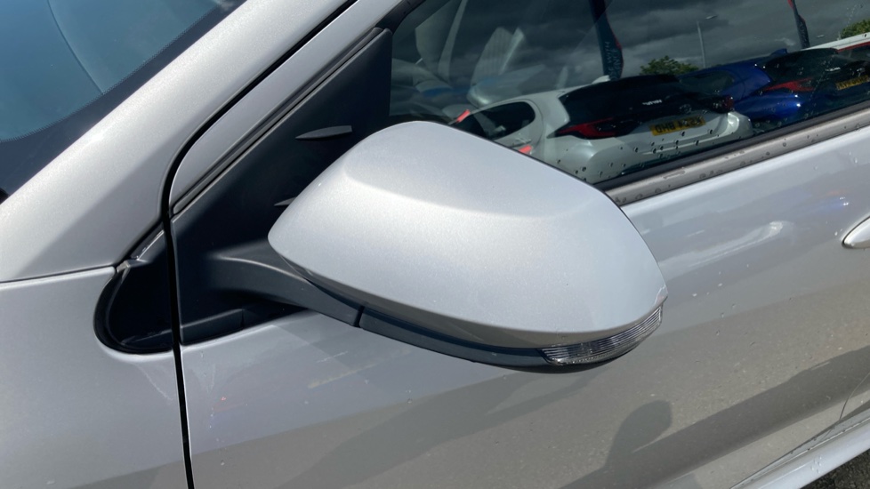 Toyota Yaris 1.5 Hybrid Design 5dr CVT Hybrid Hatchback - Image 32