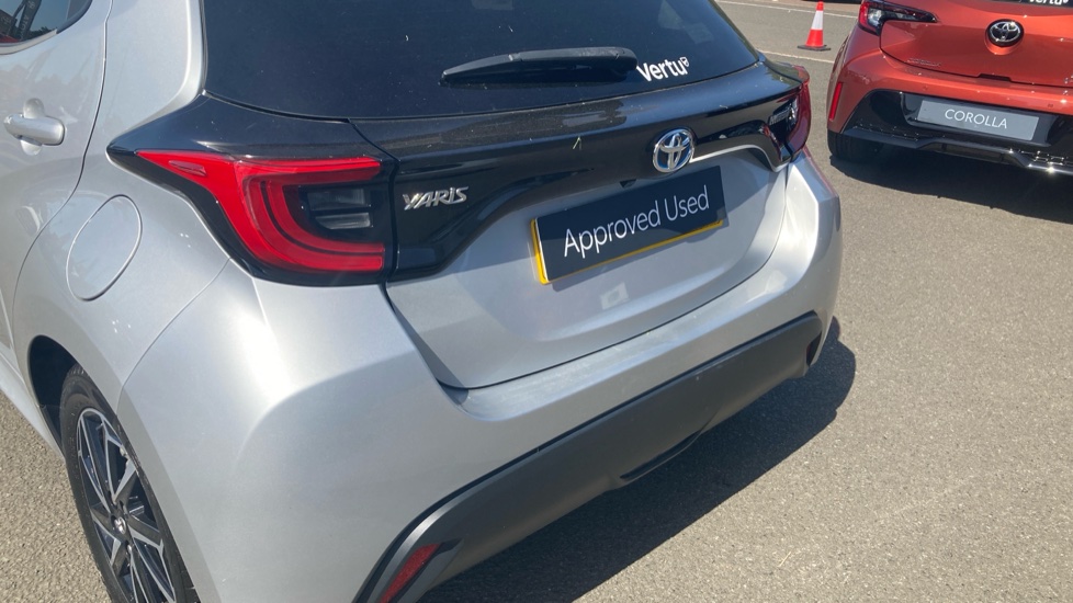 Toyota Yaris 1.5 Hybrid Design 5dr CVT Hybrid Hatchback - Image 35