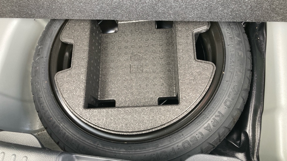 Toyota Yaris 1.5 Hybrid Design 5dr CVT Hybrid Hatchback - Image 38