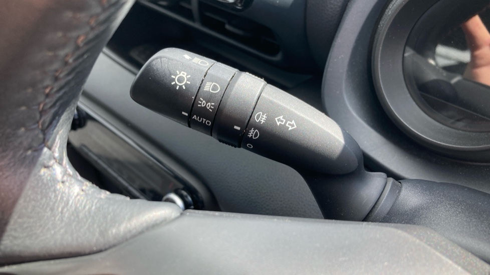 Toyota Yaris 1.5 Hybrid Design 5dr CVT Hybrid Hatchback - Image 42