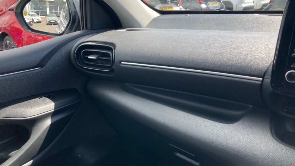 Toyota Yaris 1.5 Hybrid Design 5dr CVT Hybrid Hatchback - Image 47