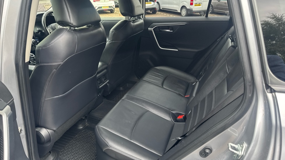 Toyota RAV4 2.5 VVT-i Hybrid Excel 5dr CVT Hybrid Estate - Image 15