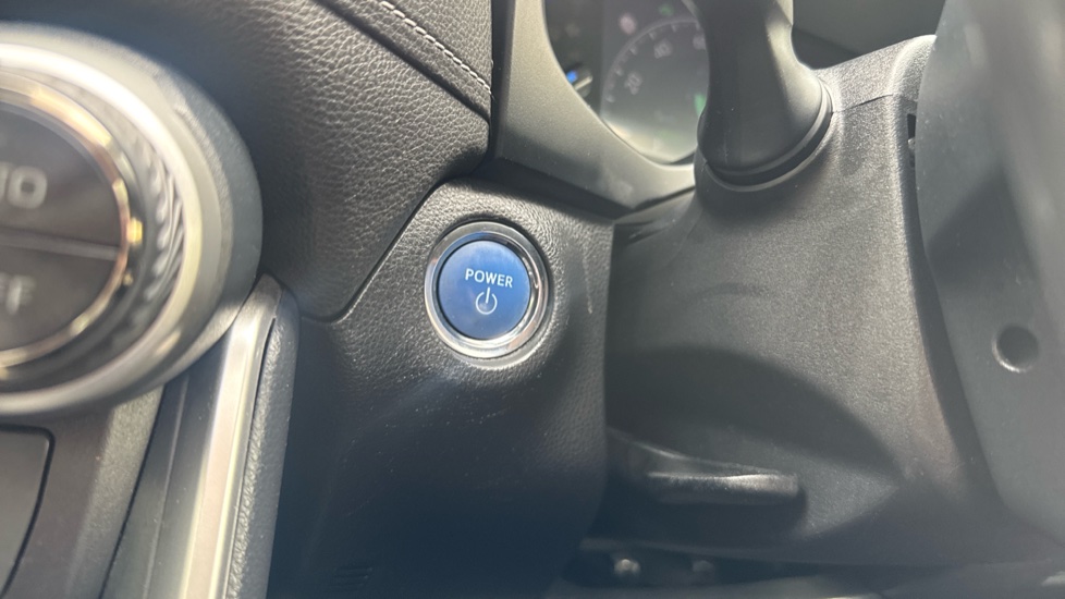 Toyota RAV4 2.5 VVT-i Hybrid Excel 5dr CVT Hybrid Estate - Image 16