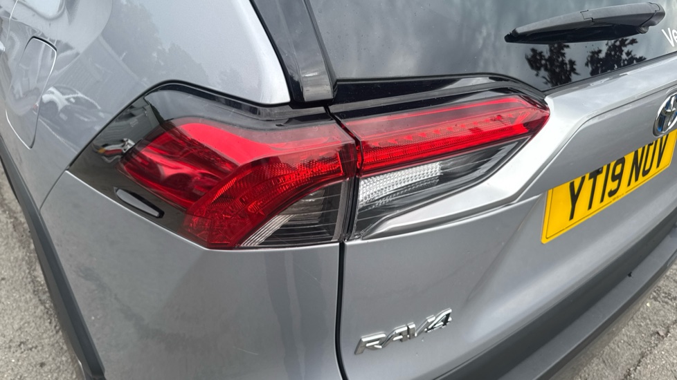 Toyota RAV4 2.5 VVT-i Hybrid Excel 5dr CVT Hybrid Estate - Image 21