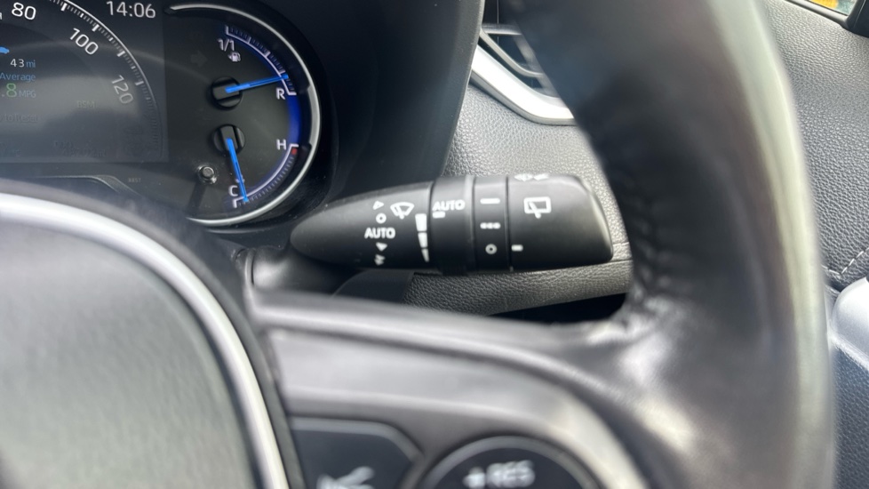 Toyota RAV4 2.5 VVT-i Hybrid Excel 5dr CVT Hybrid Estate - Image 34