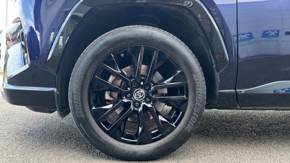 Toyota RAV4 2.5 VVT-i Hybrid Dynamic 5dr CVT 2WD Hybrid Estate - Image 25