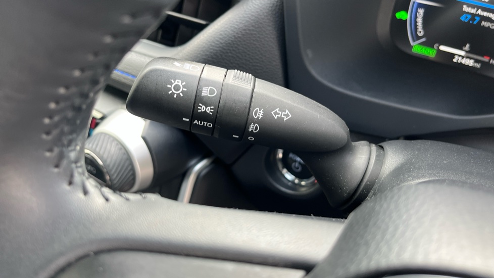 Toyota RAV4 2.5 VVT-i Hybrid Dynamic 5dr CVT 2WD Hybrid Estate - Image 34