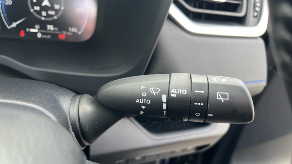 Toyota RAV4 2.5 VVT-i Hybrid Dynamic 5dr CVT 2WD Hybrid Estate - Image 35