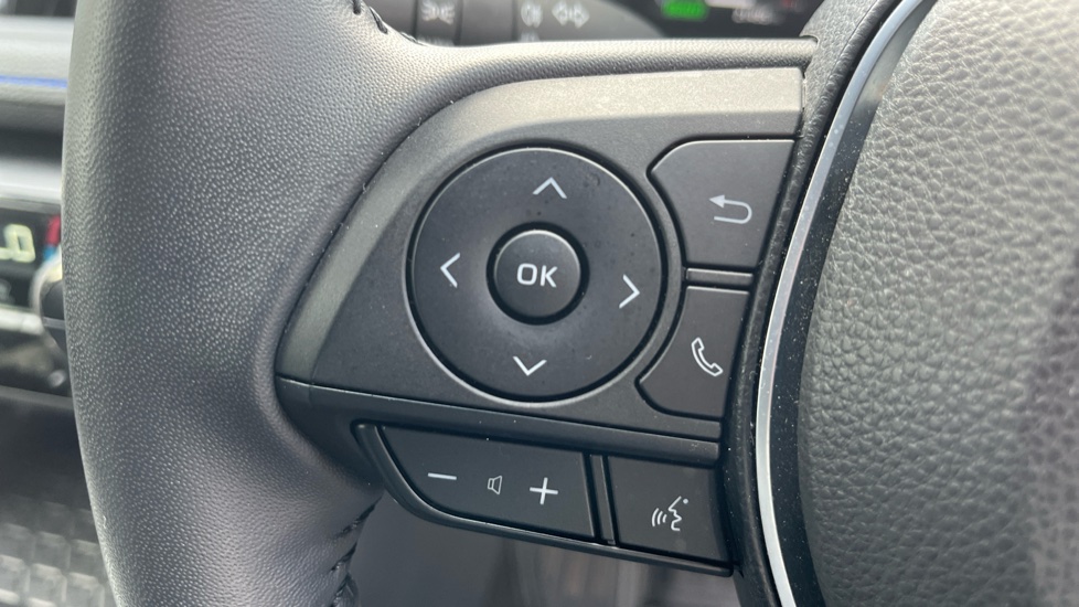 Toyota RAV4 2.5 VVT-i Hybrid Dynamic 5dr CVT 2WD Hybrid Estate - Image 38