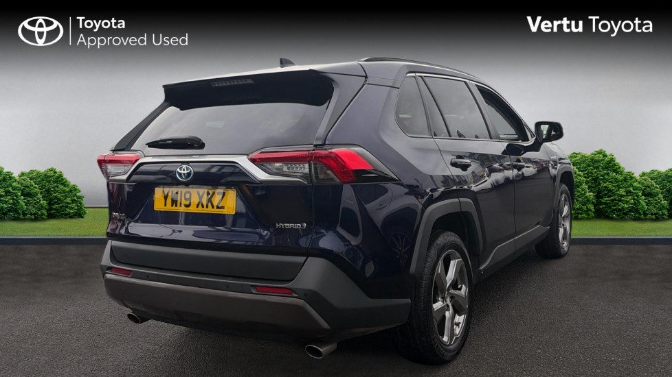 Toyota RAV4 2.5 VVT-i Hybrid Design 5dr CVT 2WD Hybrid Estate - Image 2