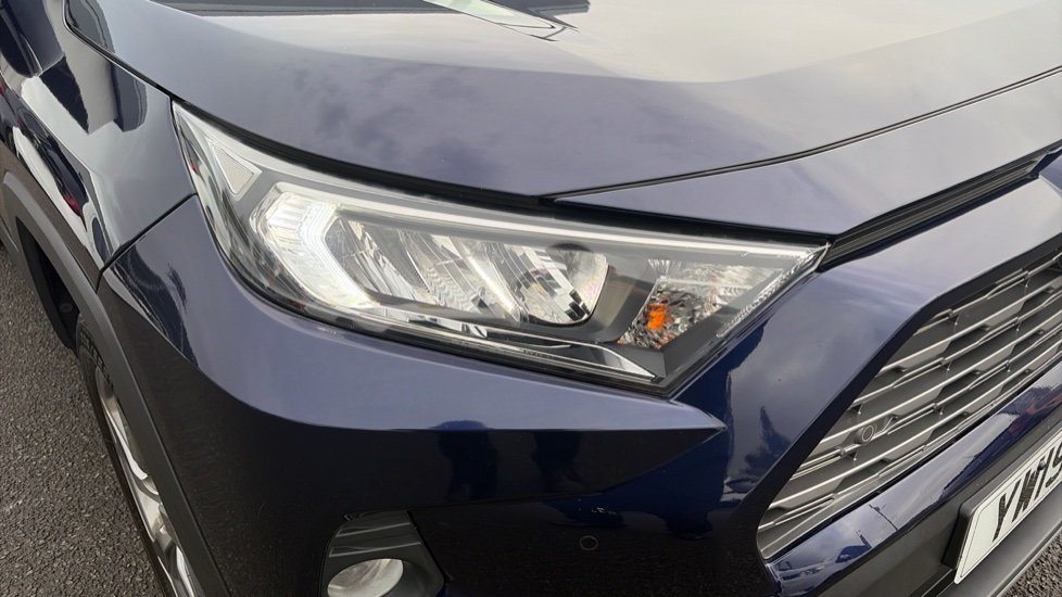 Toyota RAV4 2.5 VVT-i Hybrid Design 5dr CVT 2WD Hybrid Estate - Image 20