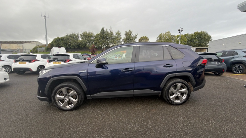 Toyota RAV4 2.5 VVT-i Hybrid Design 5dr CVT 2WD Hybrid Estate - Image 24