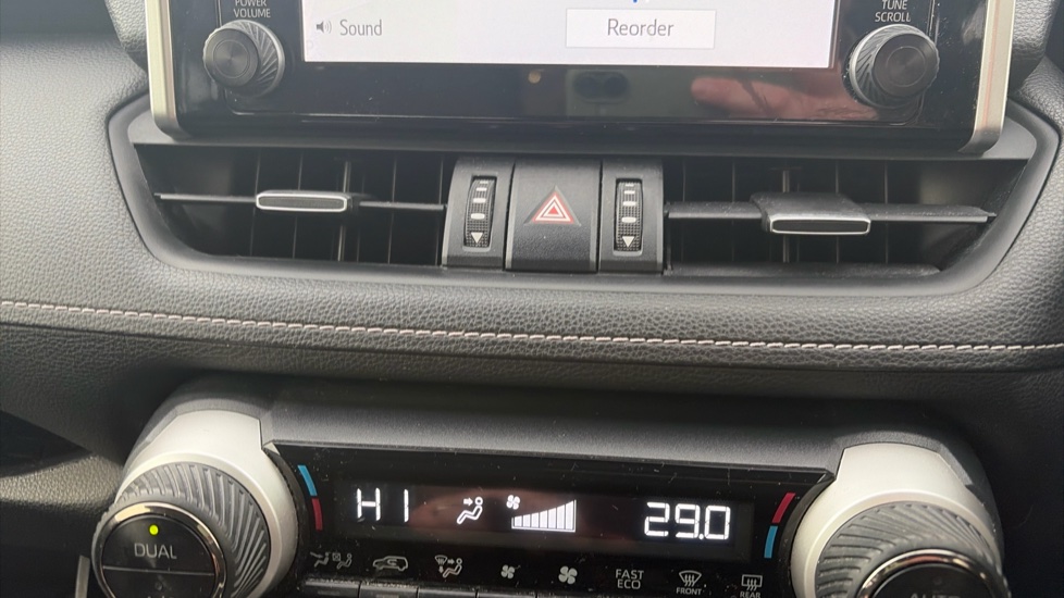 Toyota RAV4 2.5 VVT-i Hybrid Design 5dr CVT 2WD Hybrid Estate - Image 35
