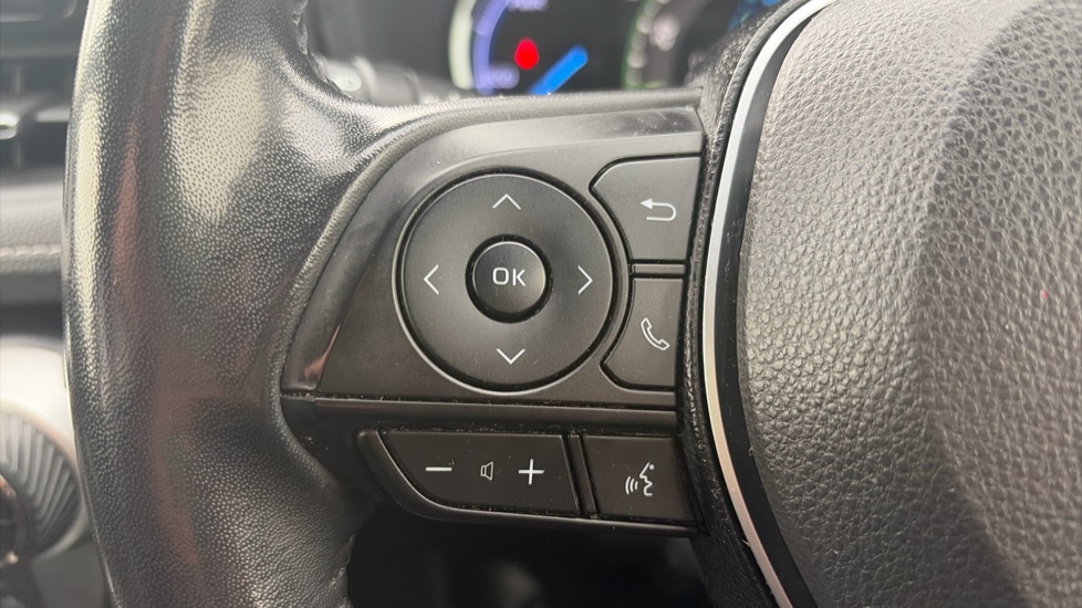 Toyota RAV4 2.5 VVT-i Hybrid Design 5dr CVT 2WD Hybrid Estate - Image 36