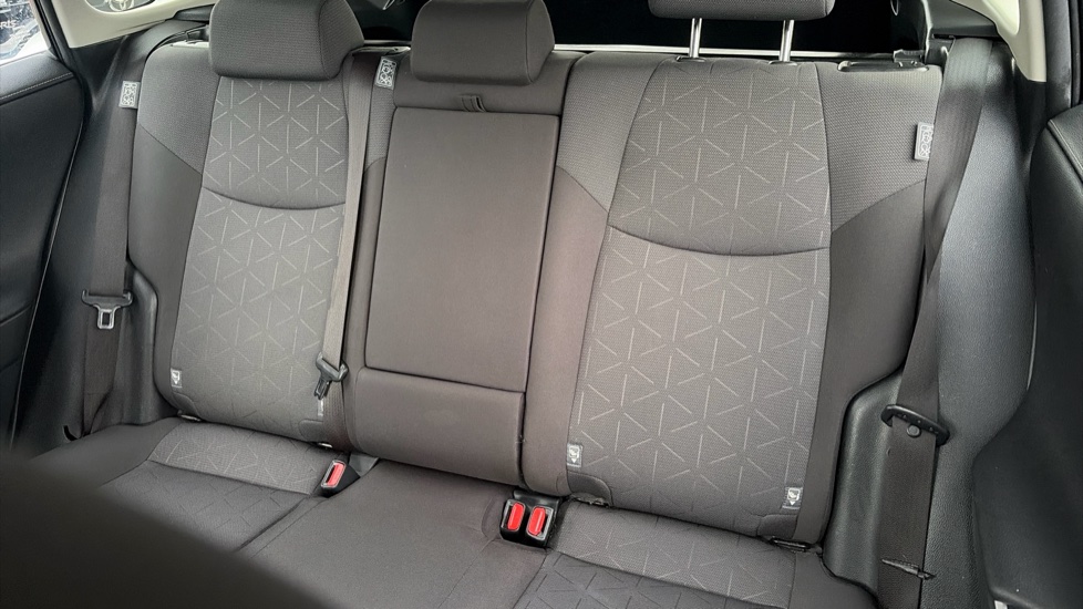 Toyota RAV4 2.5 VVT-i Hybrid Design 5dr CVT 2WD Hybrid Estate - Image 37