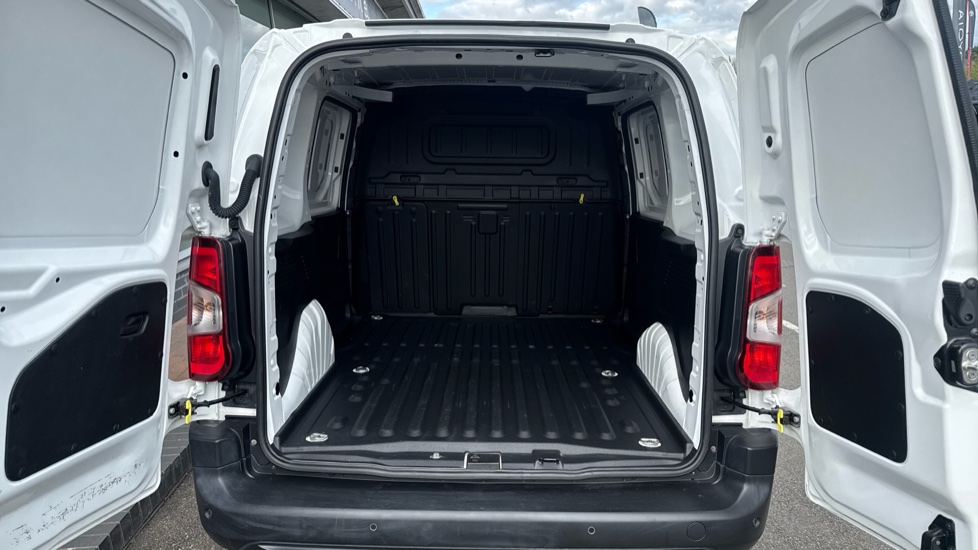 Toyota Proace City L1 Diesel 1.5D 100 Icon Van [6 Speed] - Image 13
