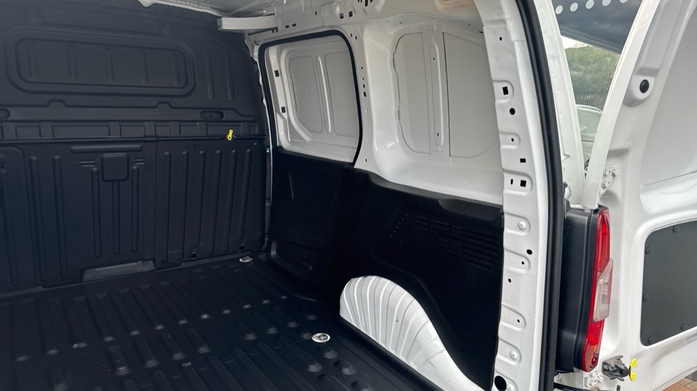 Toyota Proace City L1 Diesel 1.5D 100 Icon Van [6 Speed] - Image 36