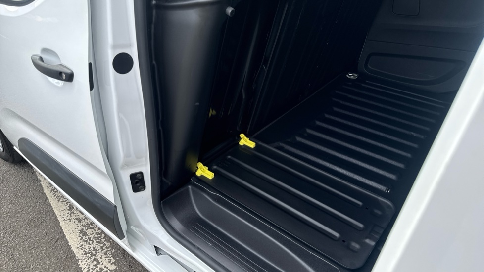 Toyota Proace City L1 Diesel 1.5D 100 Icon Van [6 Speed] - Image 37