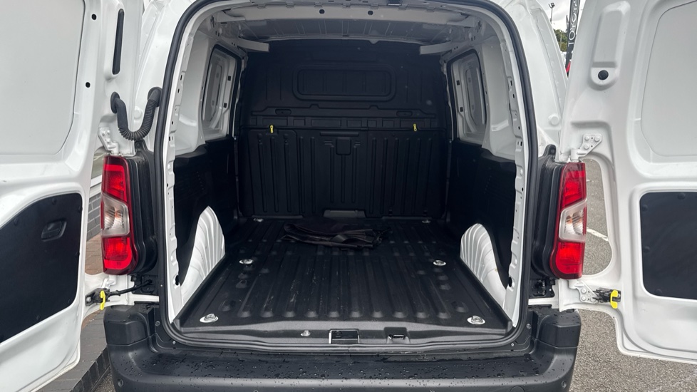 Toyota Proace City L1 Diesel 1.5D 100 Icon Van [6 Speed] - Image 13