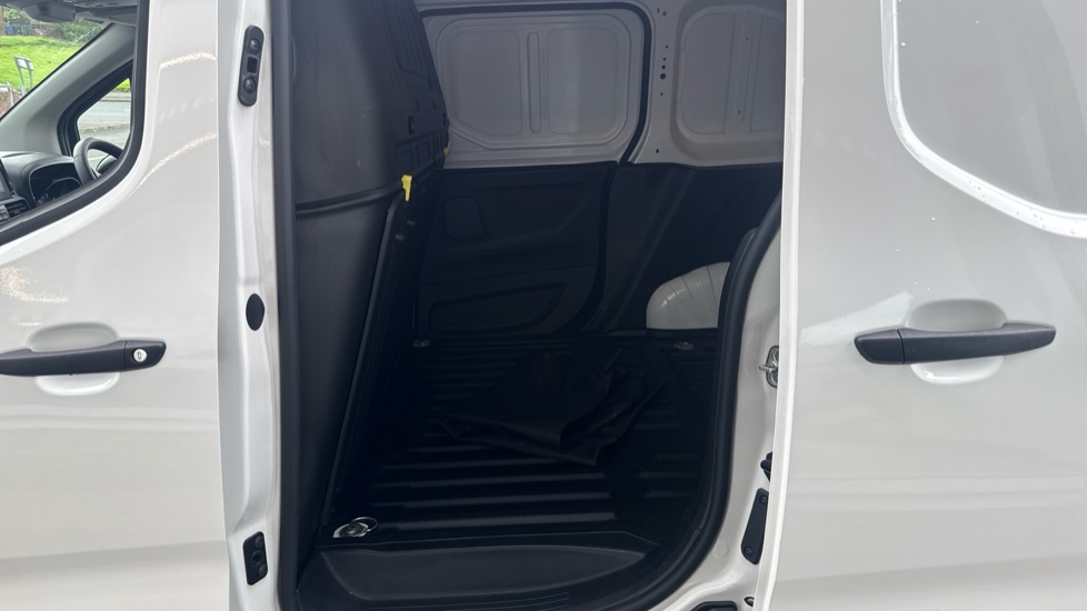 Toyota Proace City L1 Diesel 1.5D 100 Icon Van [6 Speed] - Image 15