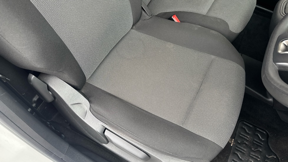 Toyota Proace City L1 Diesel 1.5D 100 Icon Van [6 Speed] - Image 17