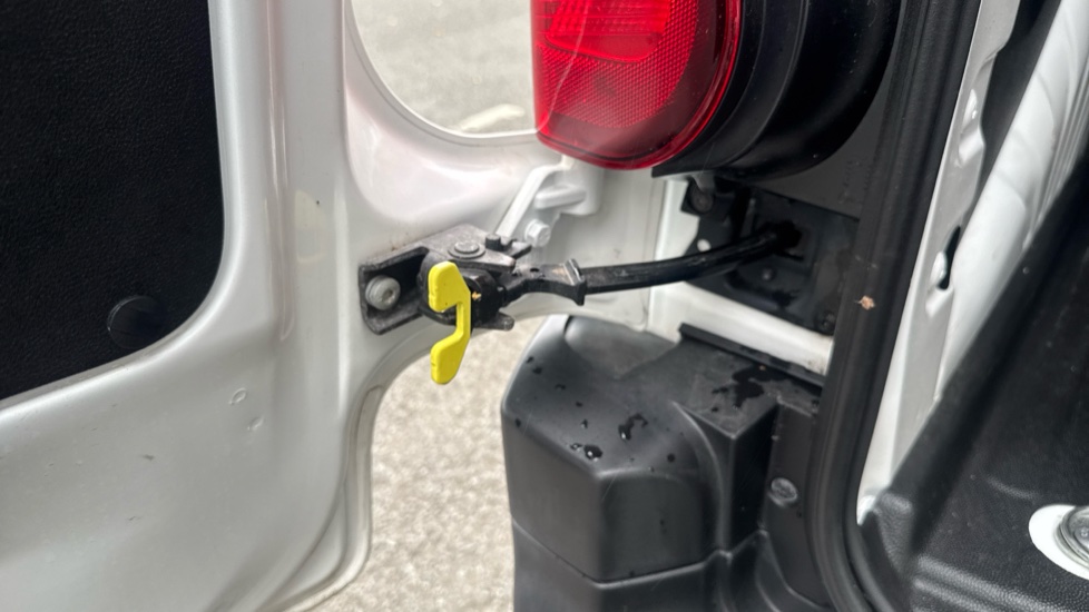 Toyota Proace City L1 Diesel 1.5D 100 Icon Van [6 Speed] - Image 34