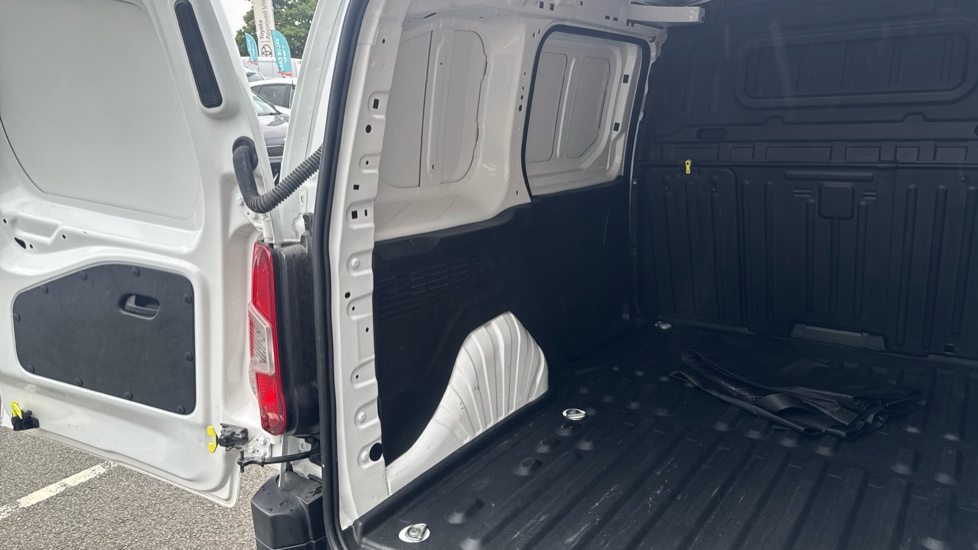 Toyota Proace City L1 Diesel 1.5D 100 Icon Van [6 Speed] - Image 36