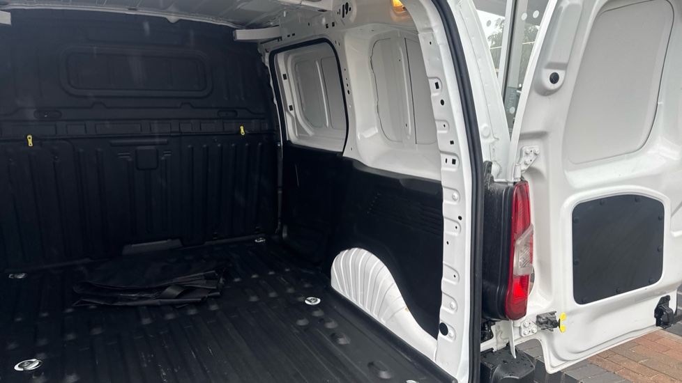 Toyota Proace City L1 Diesel 1.5D 100 Icon Van [6 Speed] - Image 37