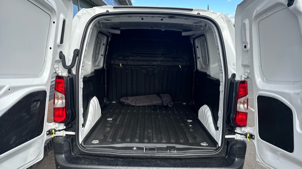 Toyota Proace City L1 Diesel 1.5D 100 Icon Van [6 Speed] - Image 13