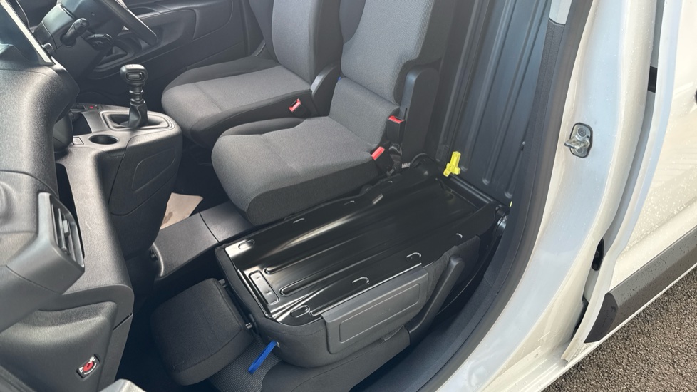Toyota Proace City L1 Diesel 1.5D 100 Icon Van [6 Speed] - Image 18