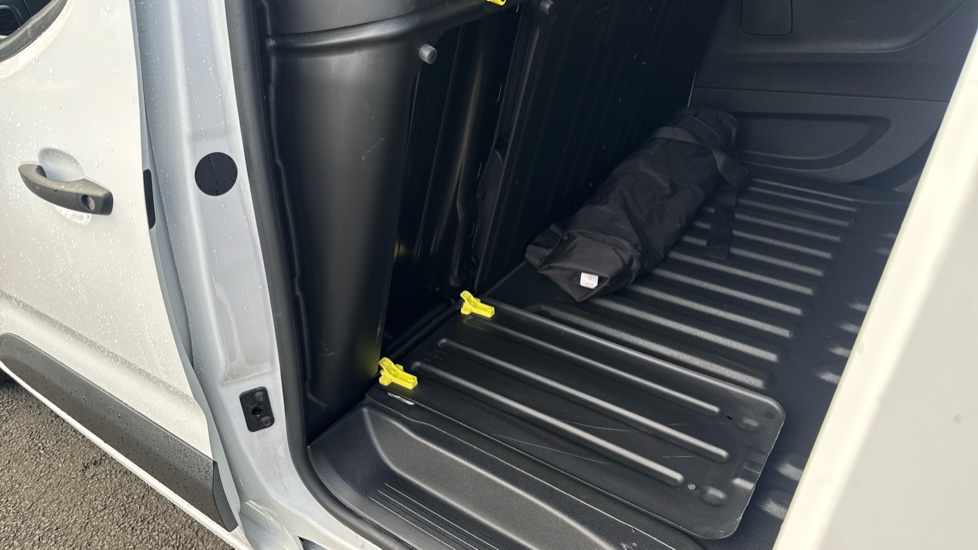 Toyota Proace City L1 Diesel 1.5D 100 Icon Van [6 Speed] - Image 30