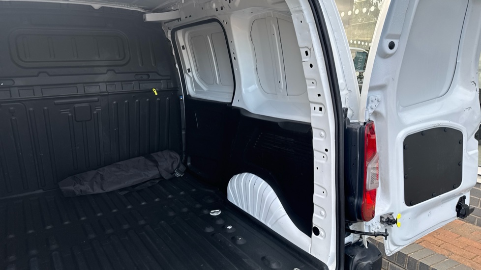Toyota Proace City L1 Diesel 1.5D 100 Icon Van [6 Speed] - Image 36