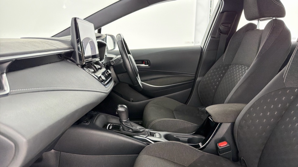 Toyota Corolla 1.8 VVT-i Hybrid Icon 5dr CVT Hybrid Estate - Image 5