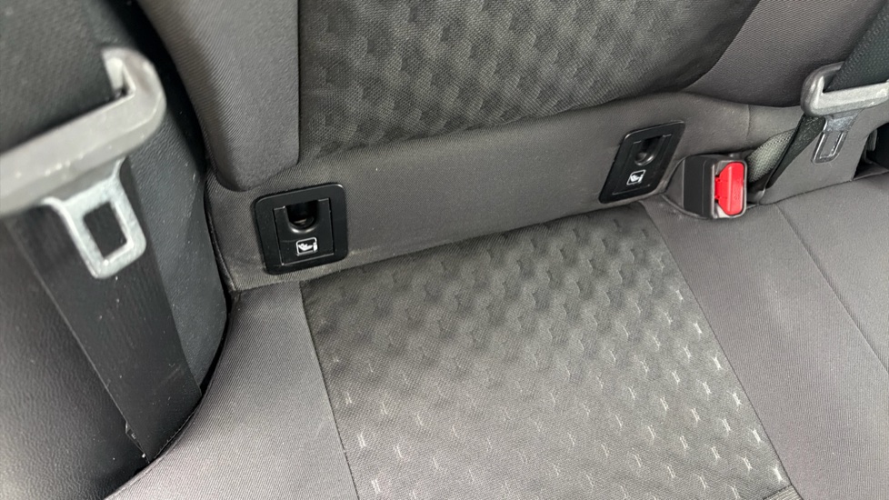 Toyota Corolla 1.8 VVT-i Hybrid Icon 5dr CVT Hybrid Estate - Image 14