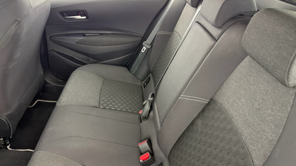 Toyota Corolla 1.8 VVT-i Hybrid Icon 5dr CVT Hybrid Estate - Image 15