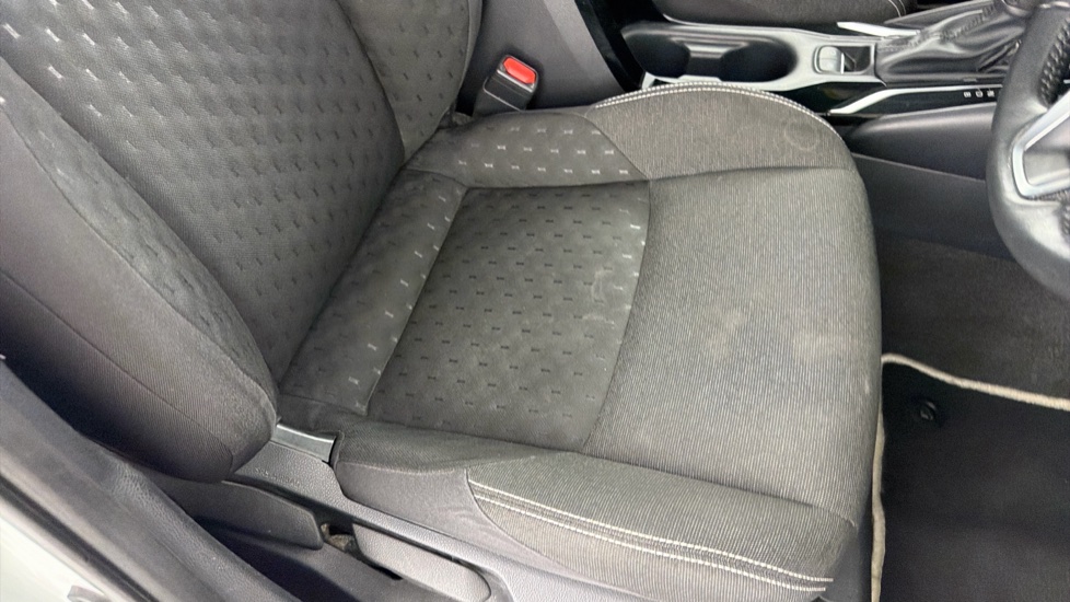 Toyota Corolla 1.8 VVT-i Hybrid Icon 5dr CVT Hybrid Estate - Image 17
