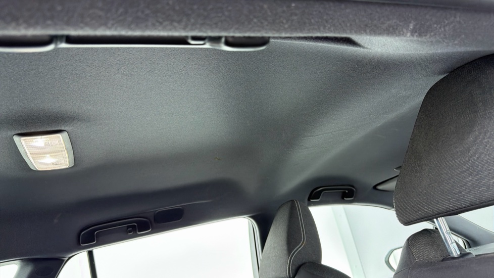 Toyota Corolla 1.8 VVT-i Hybrid Icon 5dr CVT Hybrid Estate - Image 19