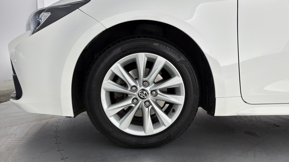 Toyota Corolla 1.8 VVT-i Hybrid Icon 5dr CVT Hybrid Estate - Image 25