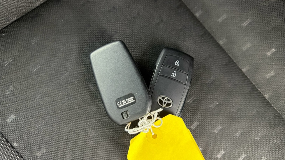 Toyota Corolla 1.8 VVT-i Hybrid Icon 5dr CVT Hybrid Estate - Image 28
