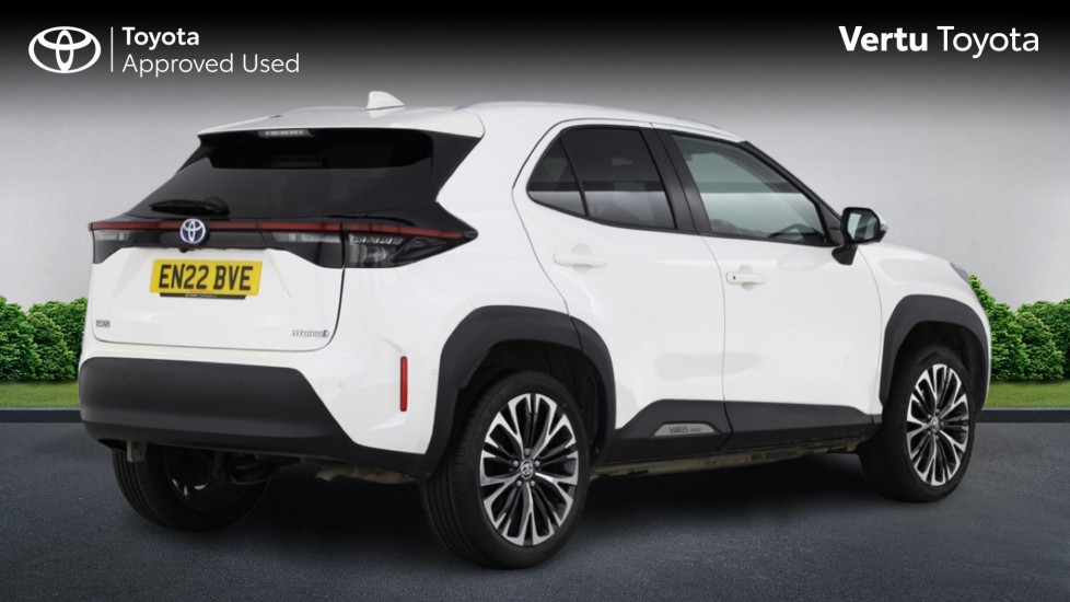Toyota Yaris Cross 1.5 Hybrid Excel 5dr CVT Hybrid Estate - Image 2