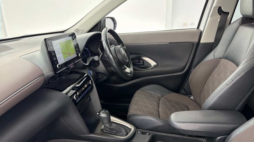 Toyota Yaris Cross 1.5 Hybrid Excel 5dr CVT Hybrid Estate - Image 5