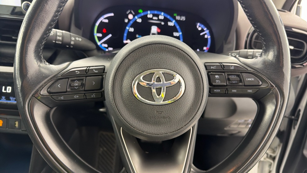 Toyota Yaris Cross 1.5 Hybrid Excel 5dr CVT Hybrid Estate - Image 10