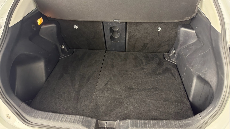 Toyota Yaris Cross 1.5 Hybrid Excel 5dr CVT Hybrid Estate - Image 13