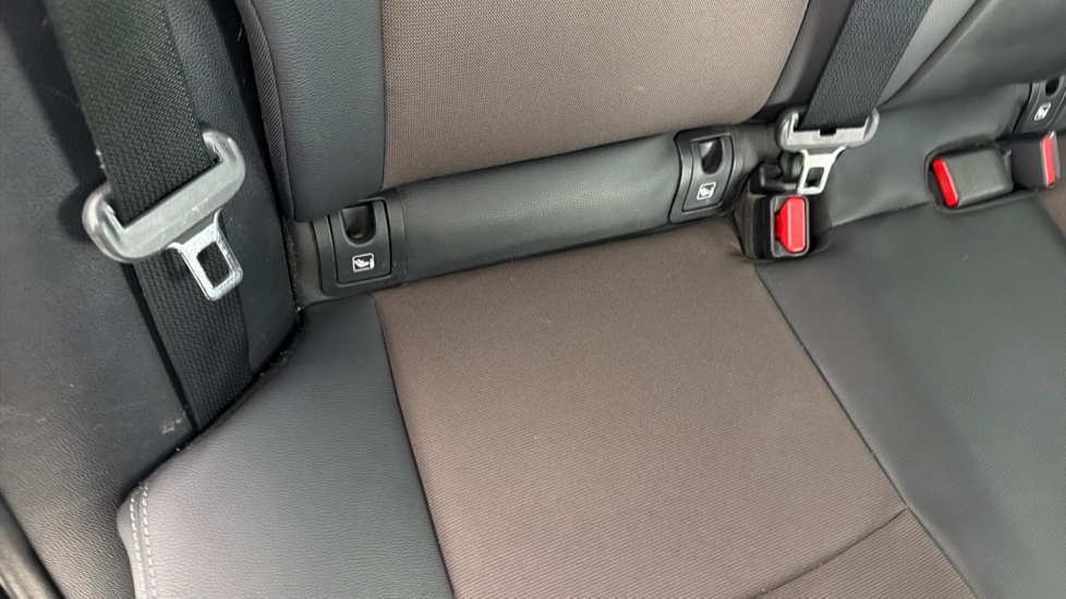 Toyota Yaris Cross 1.5 Hybrid Excel 5dr CVT Hybrid Estate - Image 14
