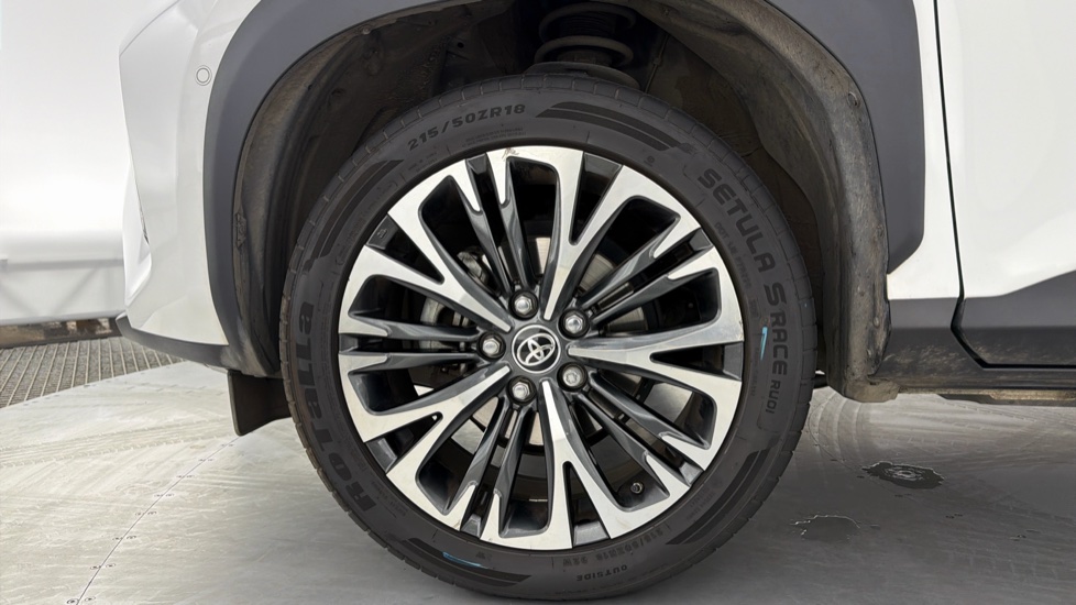 Toyota Yaris Cross 1.5 Hybrid Excel 5dr CVT Hybrid Estate - Image 25