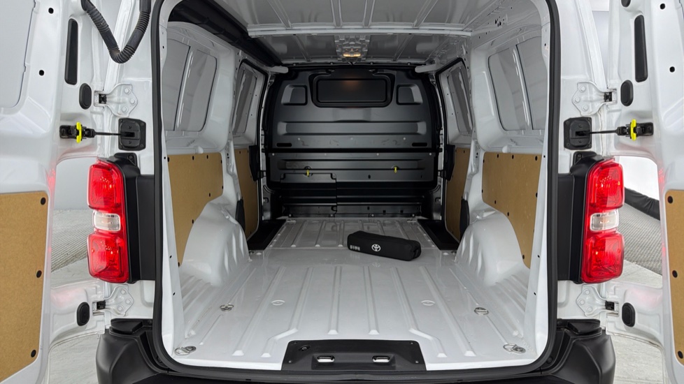 Toyota Proace L2 Diesel 2.0D 145 Icon Van - Image 13
