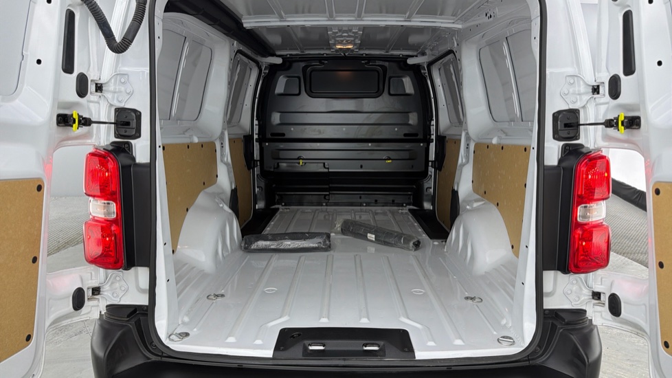 Toyota Proace L2 Diesel 2.0D 145 Icon Van - Image 13