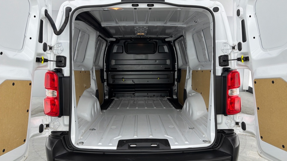 Toyota Proace L2 Diesel 2.0D 145 Icon Van - Image 13