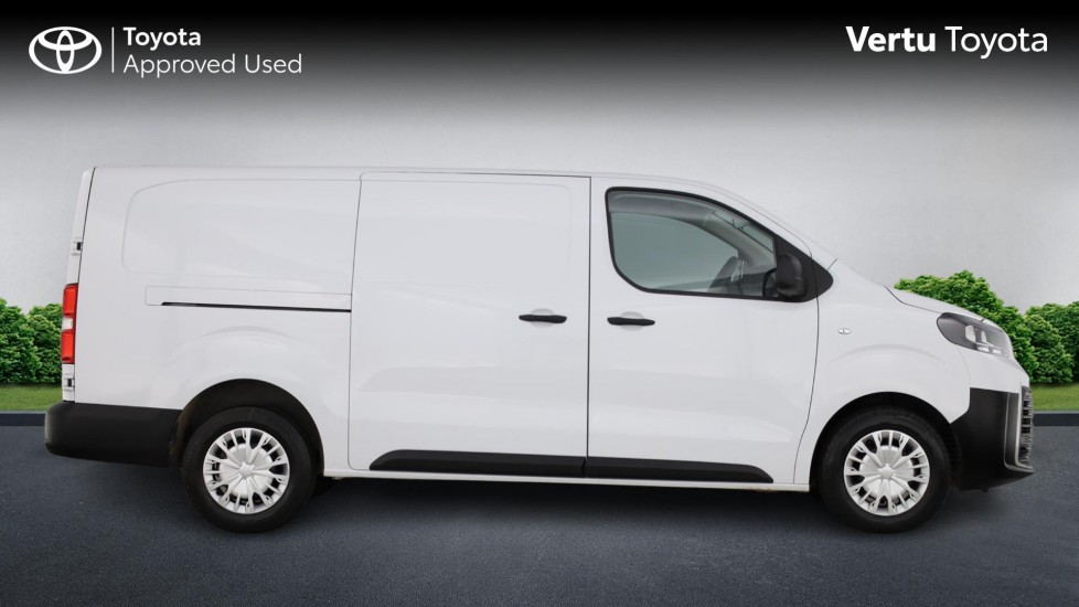 Toyota Proace L2 Diesel 2.0D 145 Icon Van - Image 16